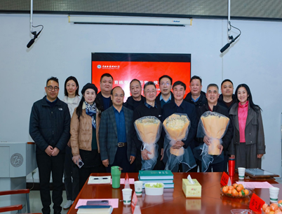 公司Z看荣休教师座谈会